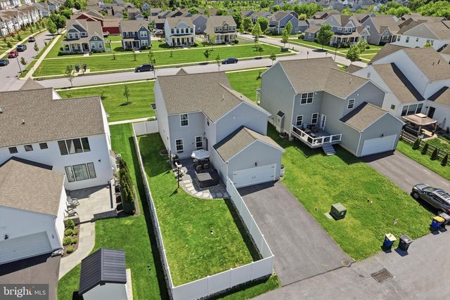 28 LACY LN, Coatesville, PA 19320