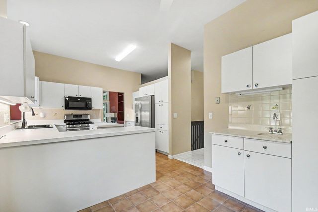 51171 Streamwood Drive, Granger, IN 46530