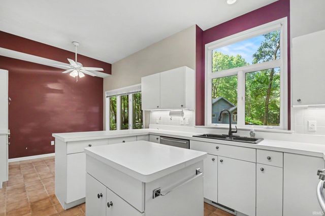 51171 Streamwood Drive, Granger, IN 46530