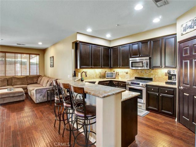 28938 River Oaks Lane, Highland, CA 92346