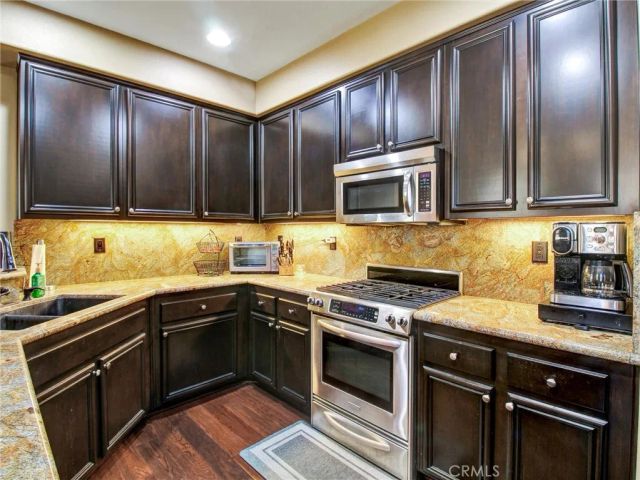 28938 River Oaks Lane, Highland, CA 92346