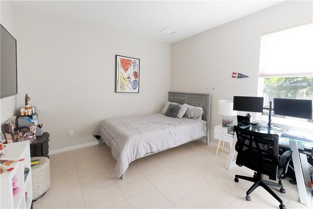2172 Falls Manor, Vero Beach, FL 32967