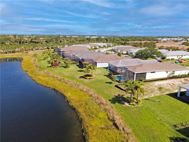 2172 Falls Manor, Vero Beach, FL 32967