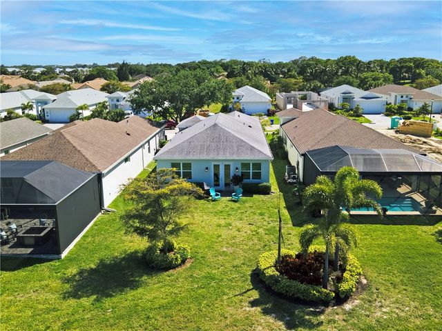 2172 Falls Manor, Vero Beach, FL 32967