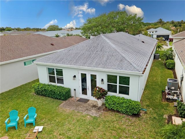 2172 Falls Manor, Vero Beach, FL 32967