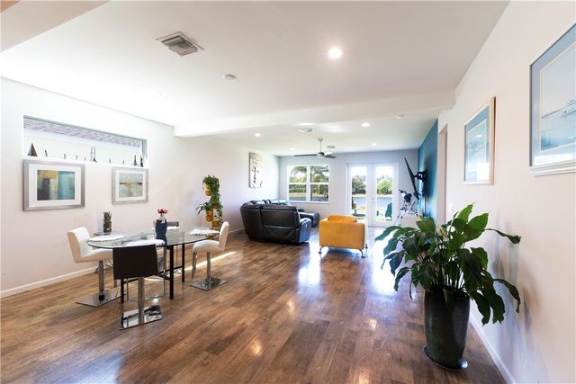 2172 Falls Manor, Vero Beach, FL 32967