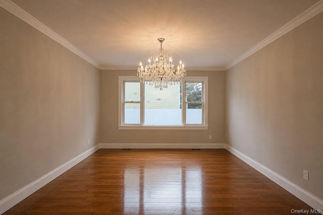 82 Vernon Avenue, East Norwich, NY 11732