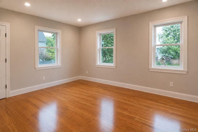 82 Vernon Avenue, East Norwich, NY 11732
