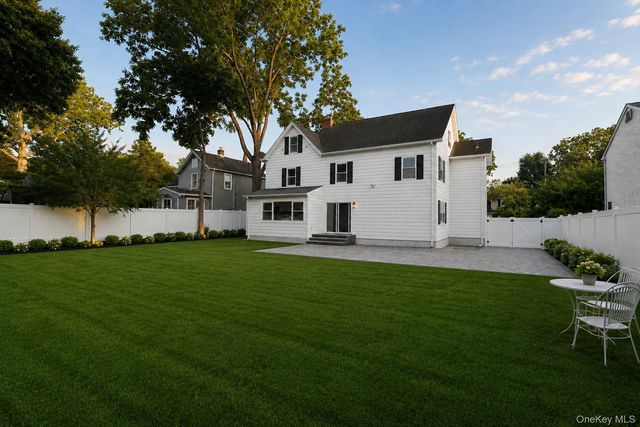 82 Vernon Avenue, East Norwich, NY 11732