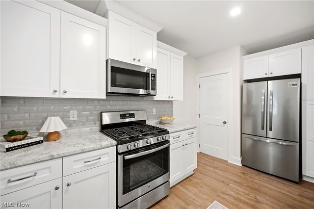 272 Miles Road, Chagrin Falls, OH 44022