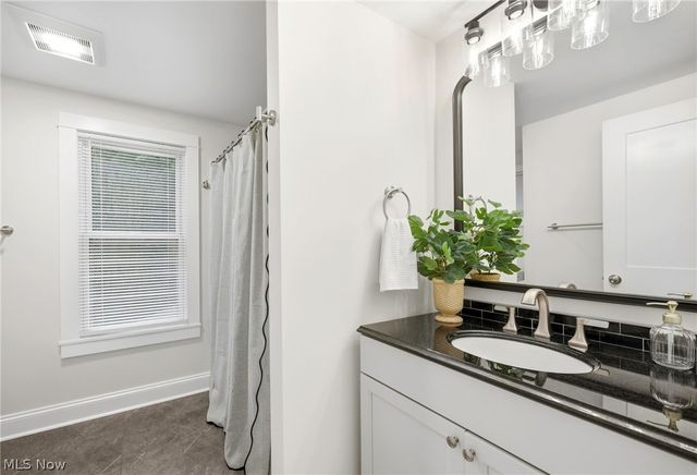 272 Miles Road, Chagrin Falls, OH 44022