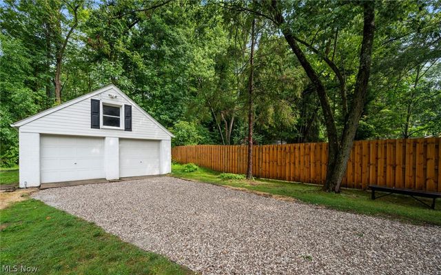 272 Miles Road, Chagrin Falls, OH 44022