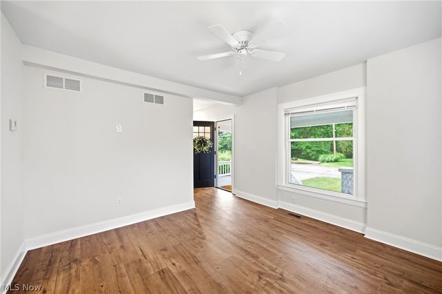 272 Miles Road, Chagrin Falls, OH 44022