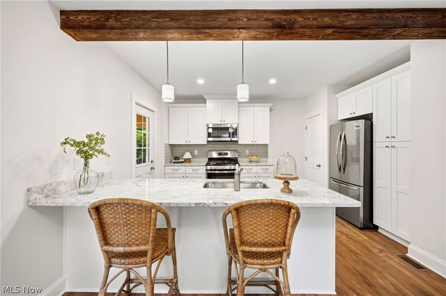 272 Miles Road, Chagrin Falls, OH 44022