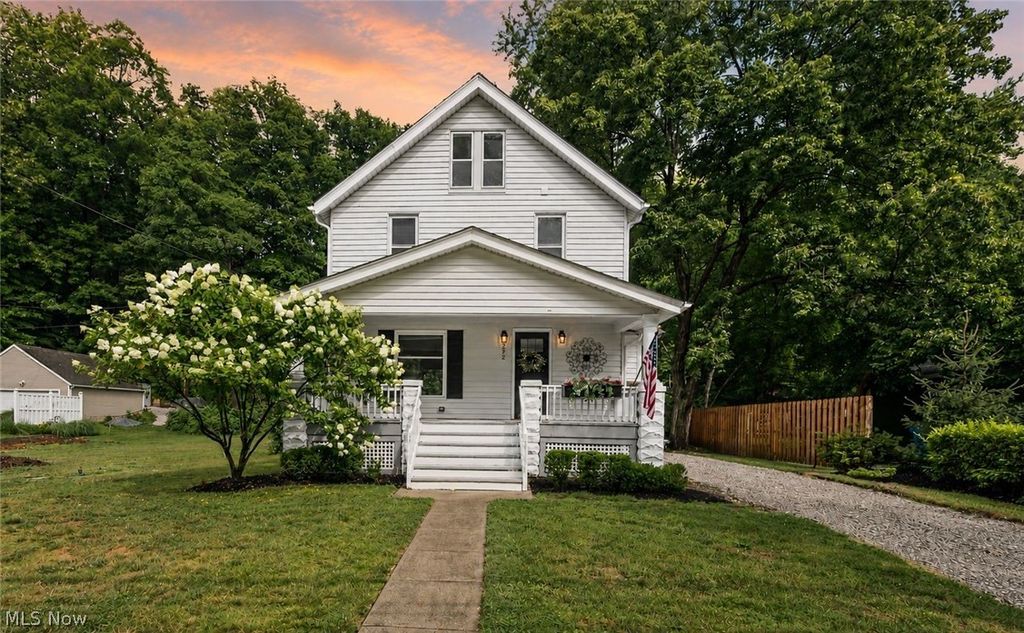 272 Miles Road, Chagrin Falls, OH 44022