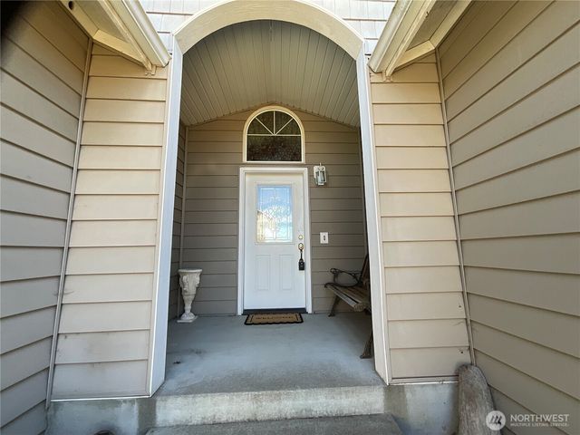 1382 NW Kathleen Drive, Oak Harbor, WA 98277