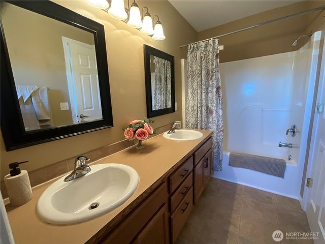 1382 NW Kathleen Drive, Oak Harbor, WA 98277