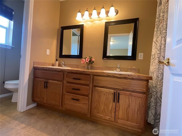 1382 NW Kathleen Drive, Oak Harbor, WA 98277