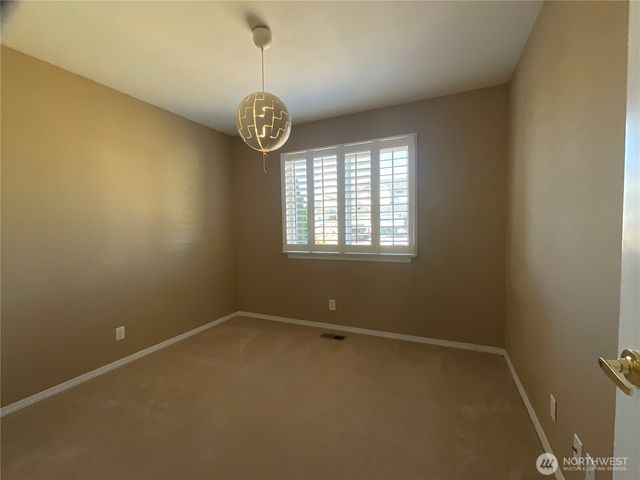 1382 NW Kathleen Drive, Oak Harbor, WA 98277
