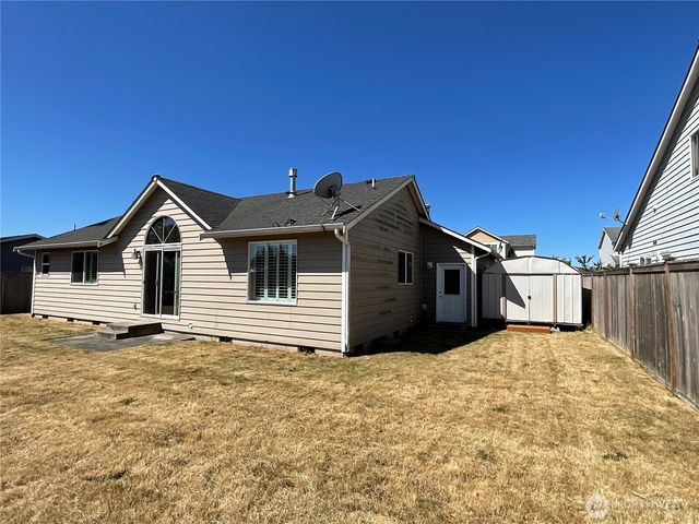 1382 NW Kathleen Drive, Oak Harbor, WA 98277