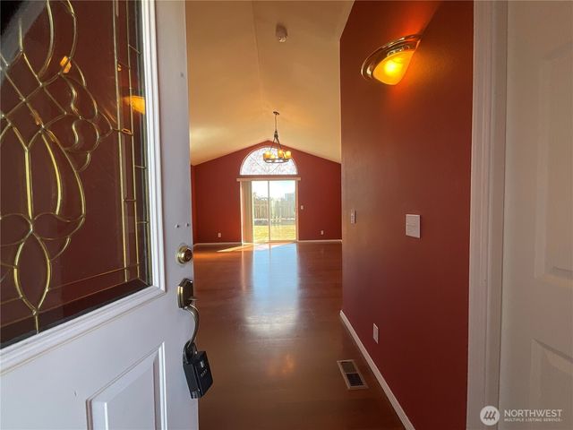 1382 NW Kathleen Drive, Oak Harbor, WA 98277