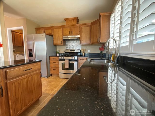 1382 NW Kathleen Drive, Oak Harbor, WA 98277