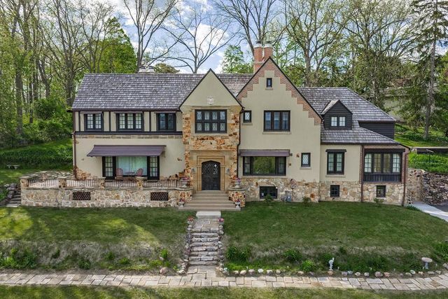 130 10th Avenue, Baraboo, WI 53913