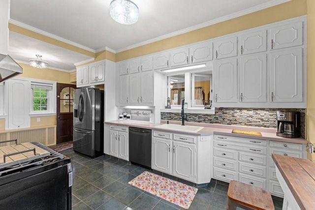 130 10th Avenue, Baraboo, WI 53913