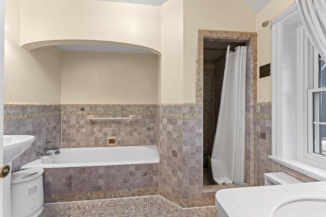 130 10th Avenue, Baraboo, WI 53913