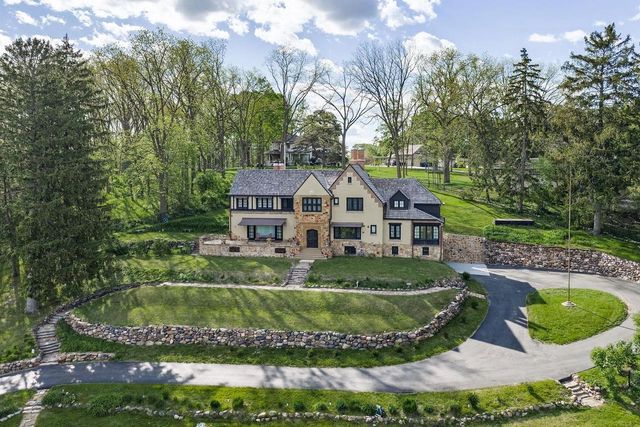 130 10th Avenue, Baraboo, WI 53913