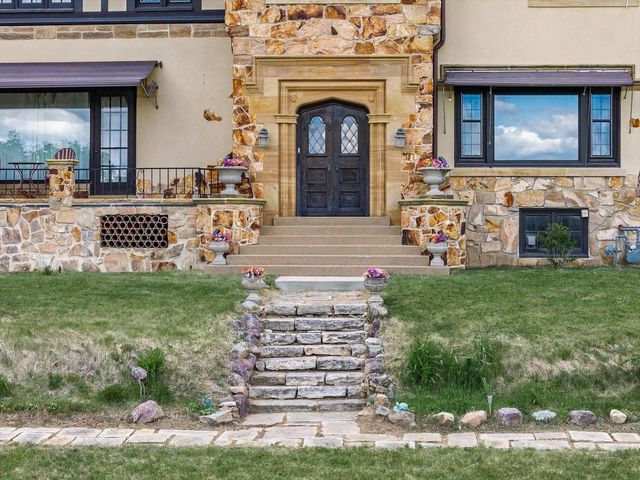 130 10th Avenue, Baraboo, WI 53913