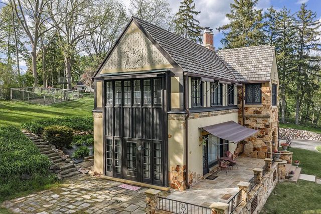 130 10th Avenue, Baraboo, WI 53913