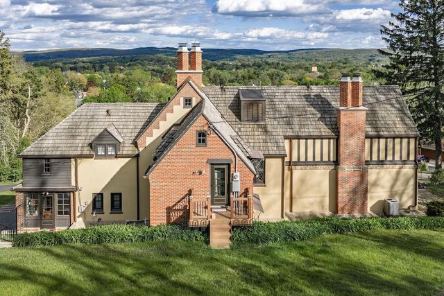 130 10th Avenue, Baraboo, WI 53913