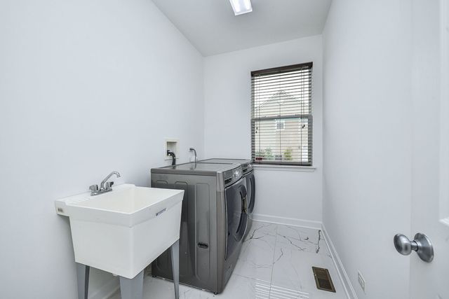 2393 Bryn Mawr Lane, Crystal Lake, IL 60014