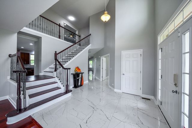 2393 Bryn Mawr Lane, Crystal Lake, IL 60014