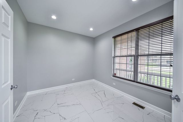 2393 Bryn Mawr Lane, Crystal Lake, IL 60014