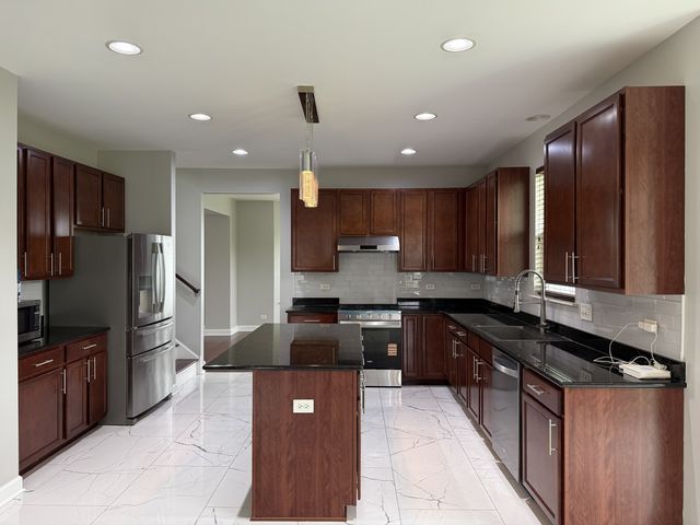 2393 Bryn Mawr Lane, Crystal Lake, IL 60014