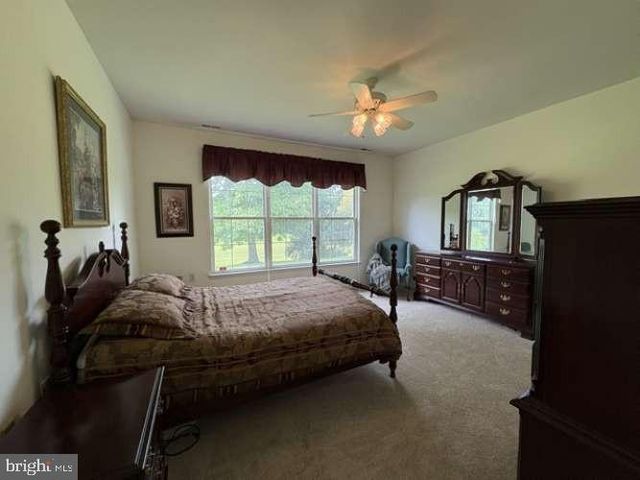 12 IRIS CT, Marlton, NJ 08053
