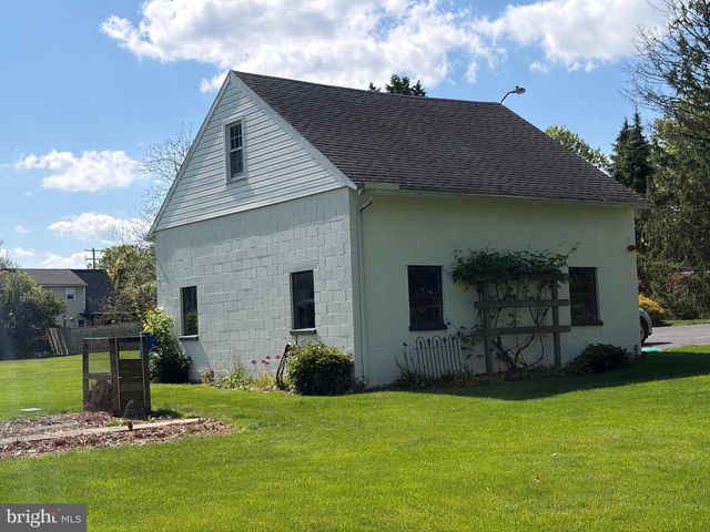 1564 MILLPORT RD, Lancaster, PA 17602