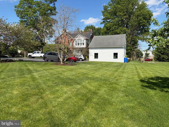 1564 MILLPORT RD, Lancaster, PA 17602