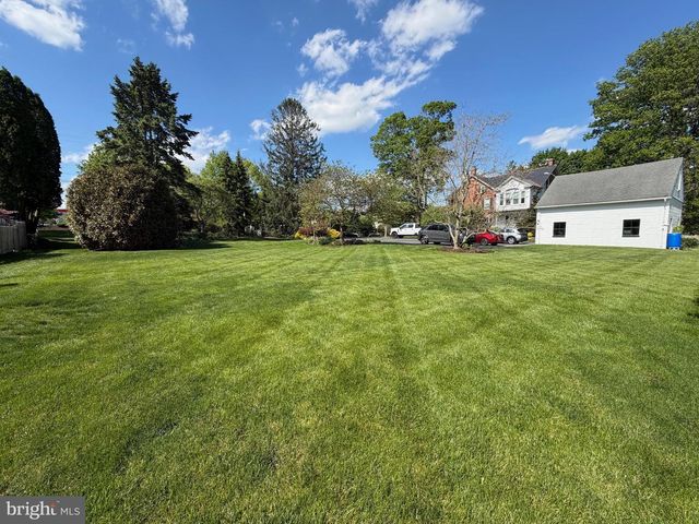1564 MILLPORT RD, Lancaster, PA 17602