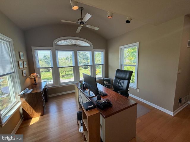 1564 MILLPORT RD, Lancaster, PA 17602