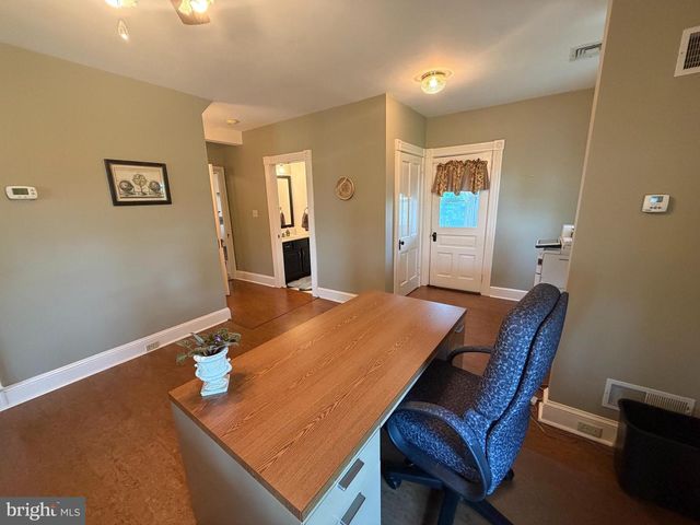 1564 MILLPORT RD, Lancaster, PA 17602