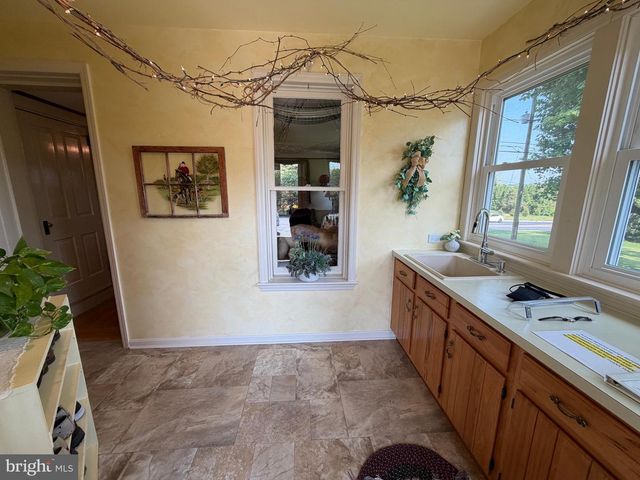 1564 MILLPORT RD, Lancaster, PA 17602