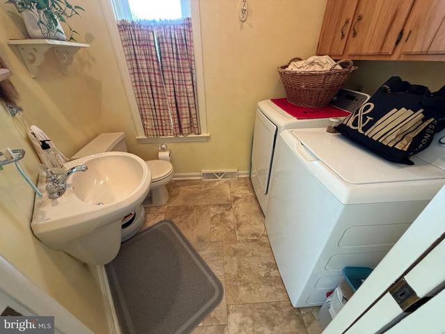 1564 MILLPORT RD, Lancaster, PA 17602