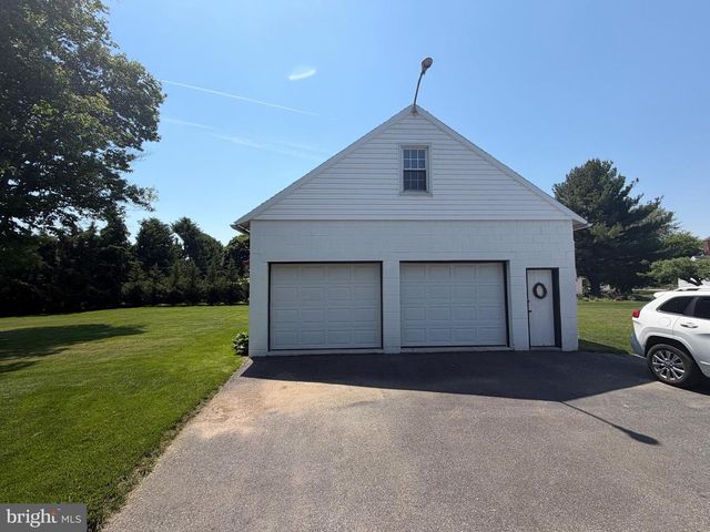 1564 MILLPORT RD, Lancaster, PA 17602