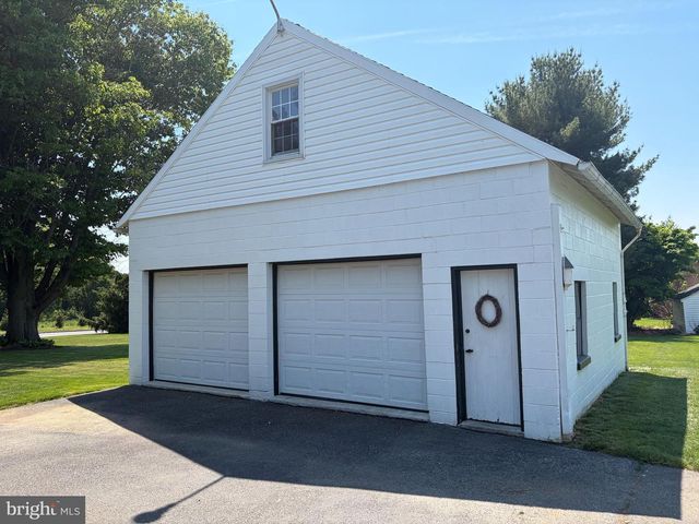 1564 MILLPORT RD, Lancaster, PA 17602