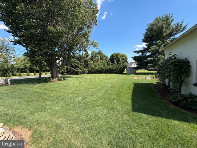1564 MILLPORT RD, Lancaster, PA 17602