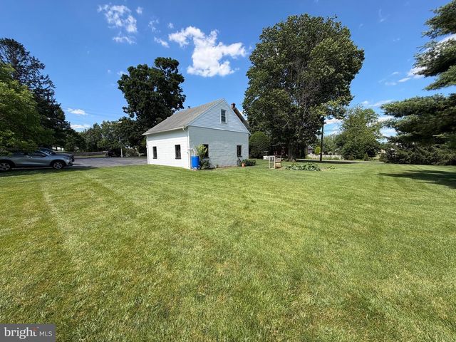 1564 MILLPORT RD, Lancaster, PA 17602