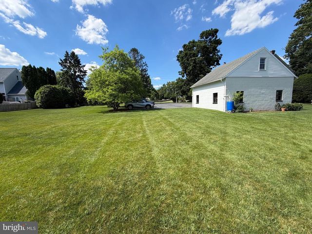 1564 MILLPORT RD, Lancaster, PA 17602